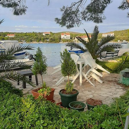 Holiday Home Artina 2 Lovište Extérieur photo